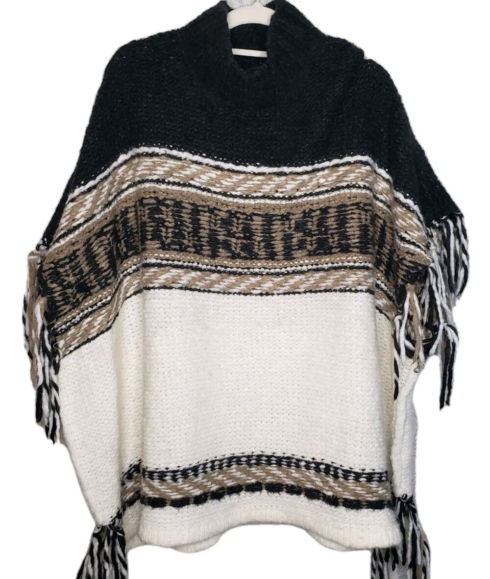 Free People Poncho Labyrinth Knit Acrylic Wool Angora Womens Sz XS S Fringe